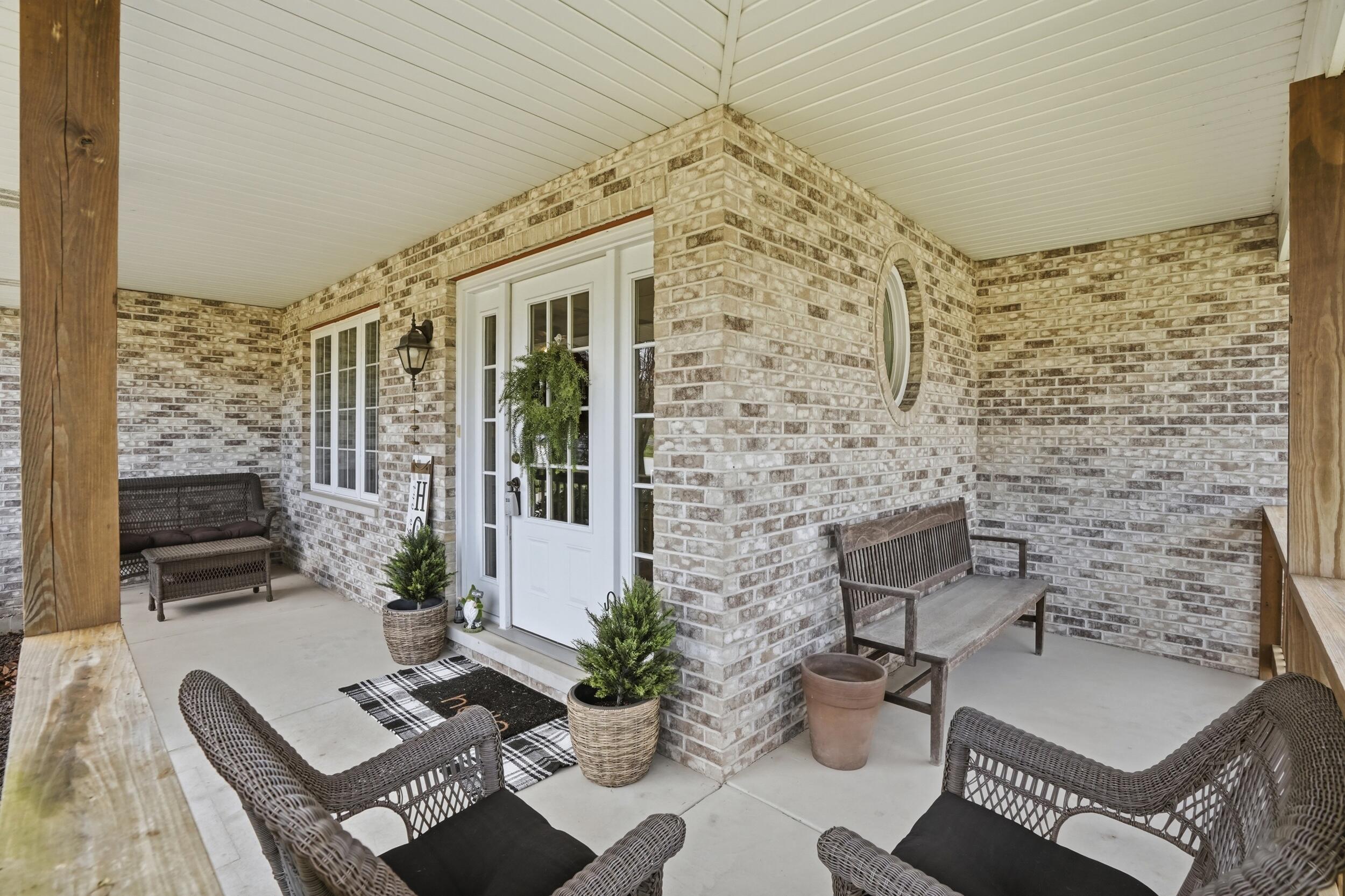 2219 Forest View Lane