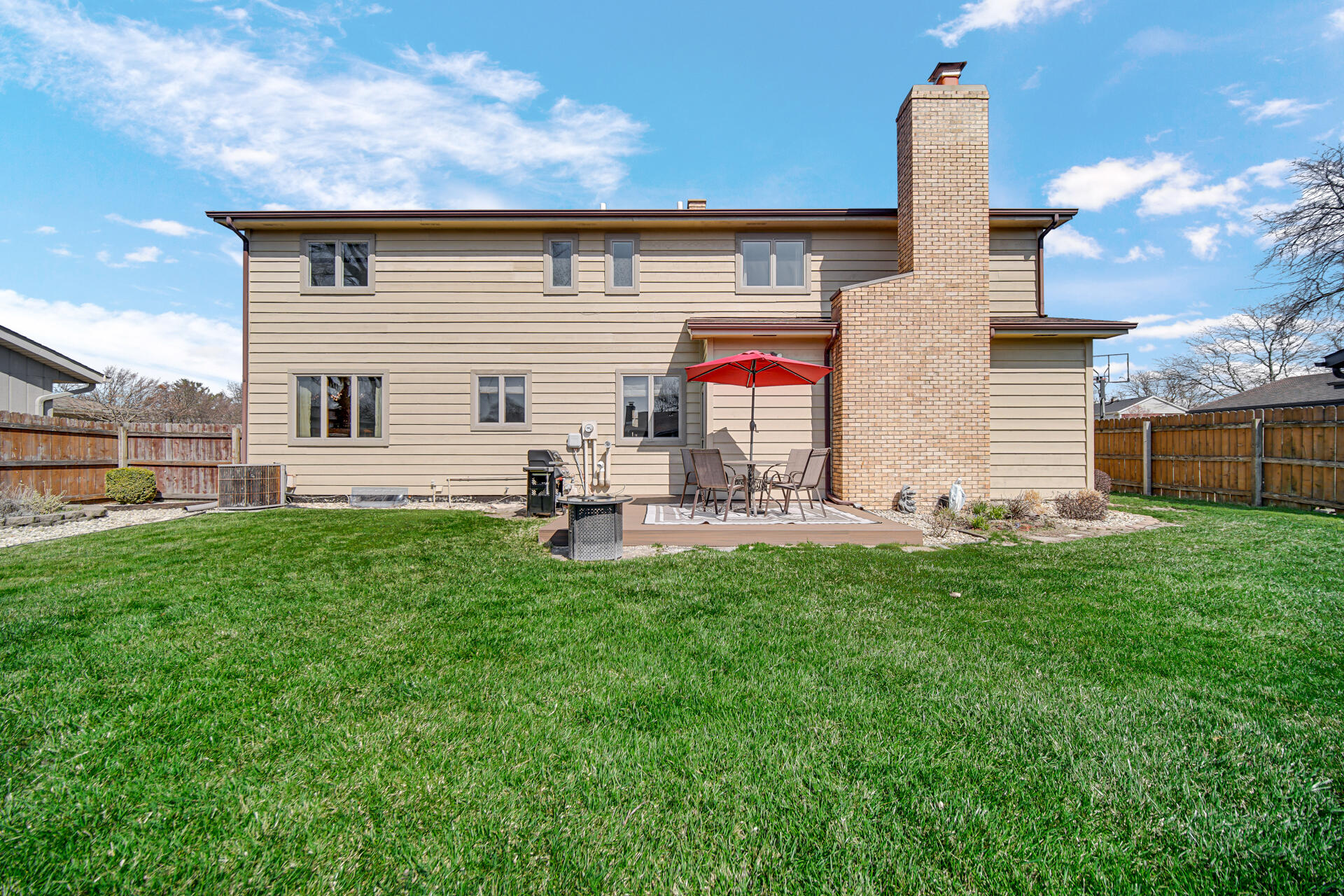 9456 Walnut Drive