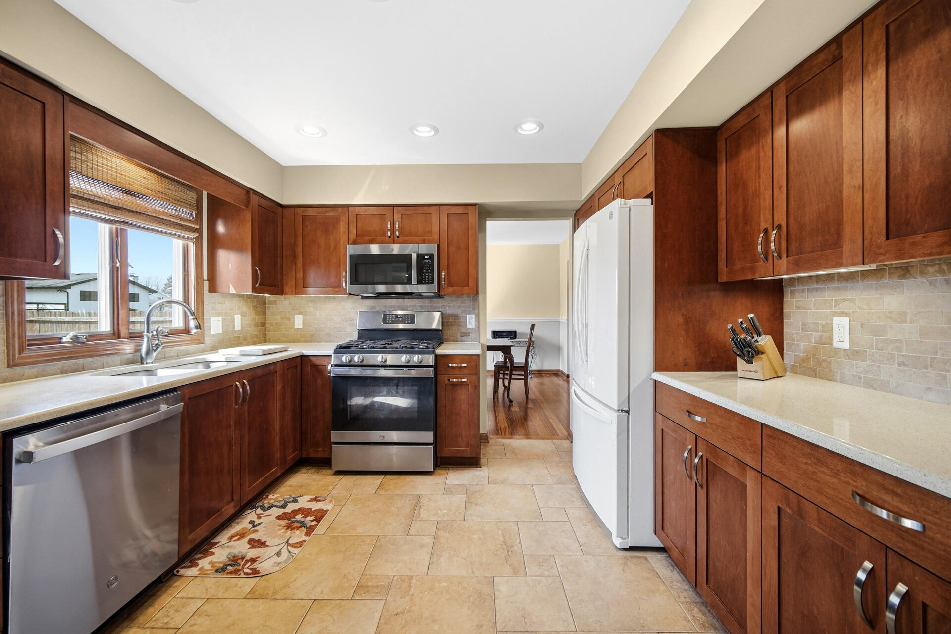 9456 Walnut Drive