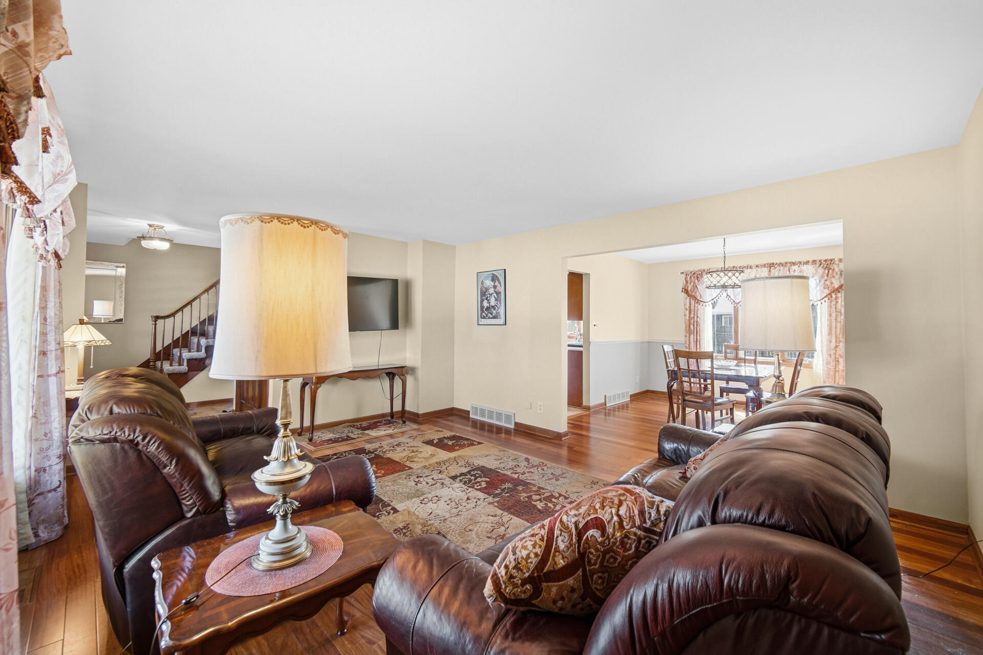 9456 Walnut Drive