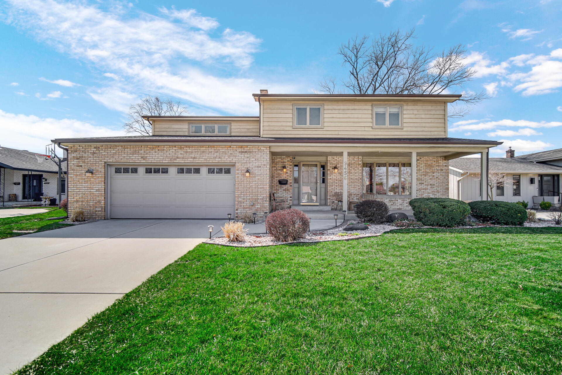 9456 Walnut Drive