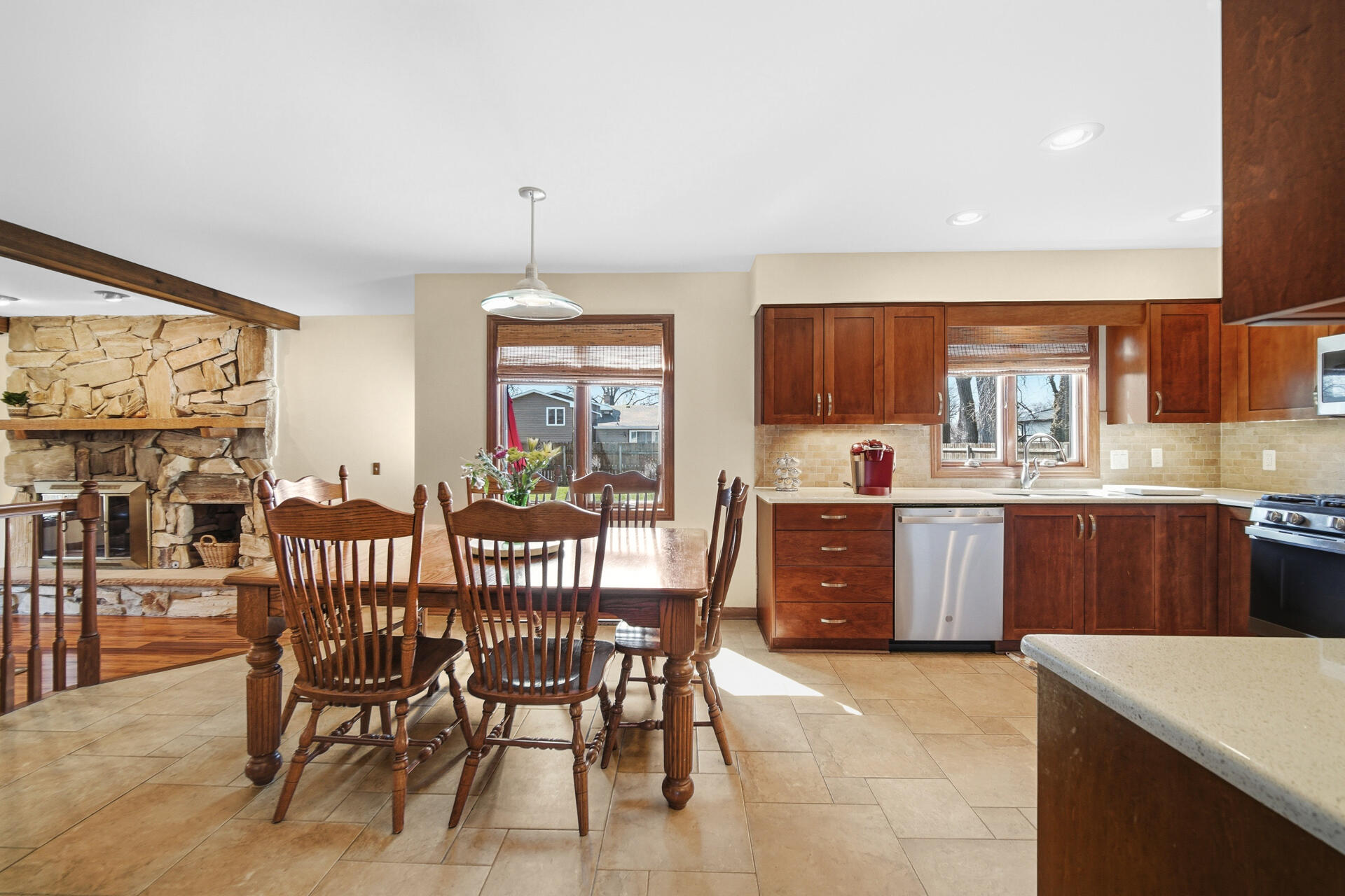 9456 Walnut Drive