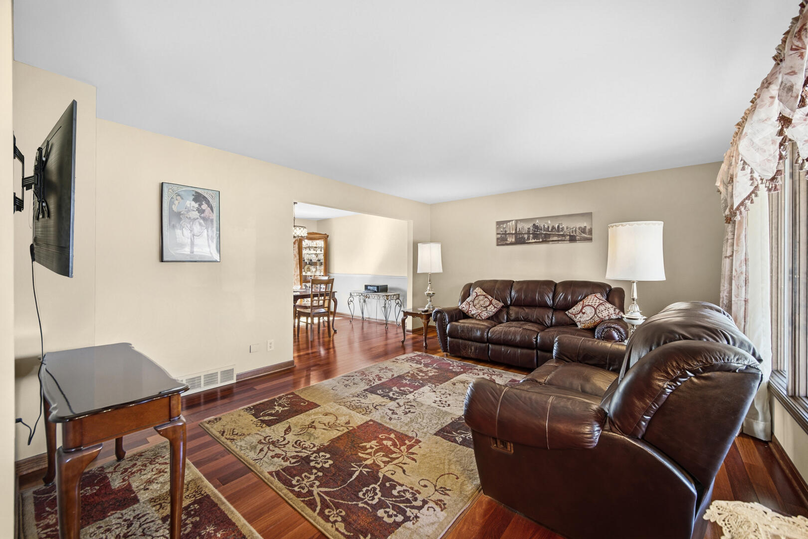 9456 Walnut Drive