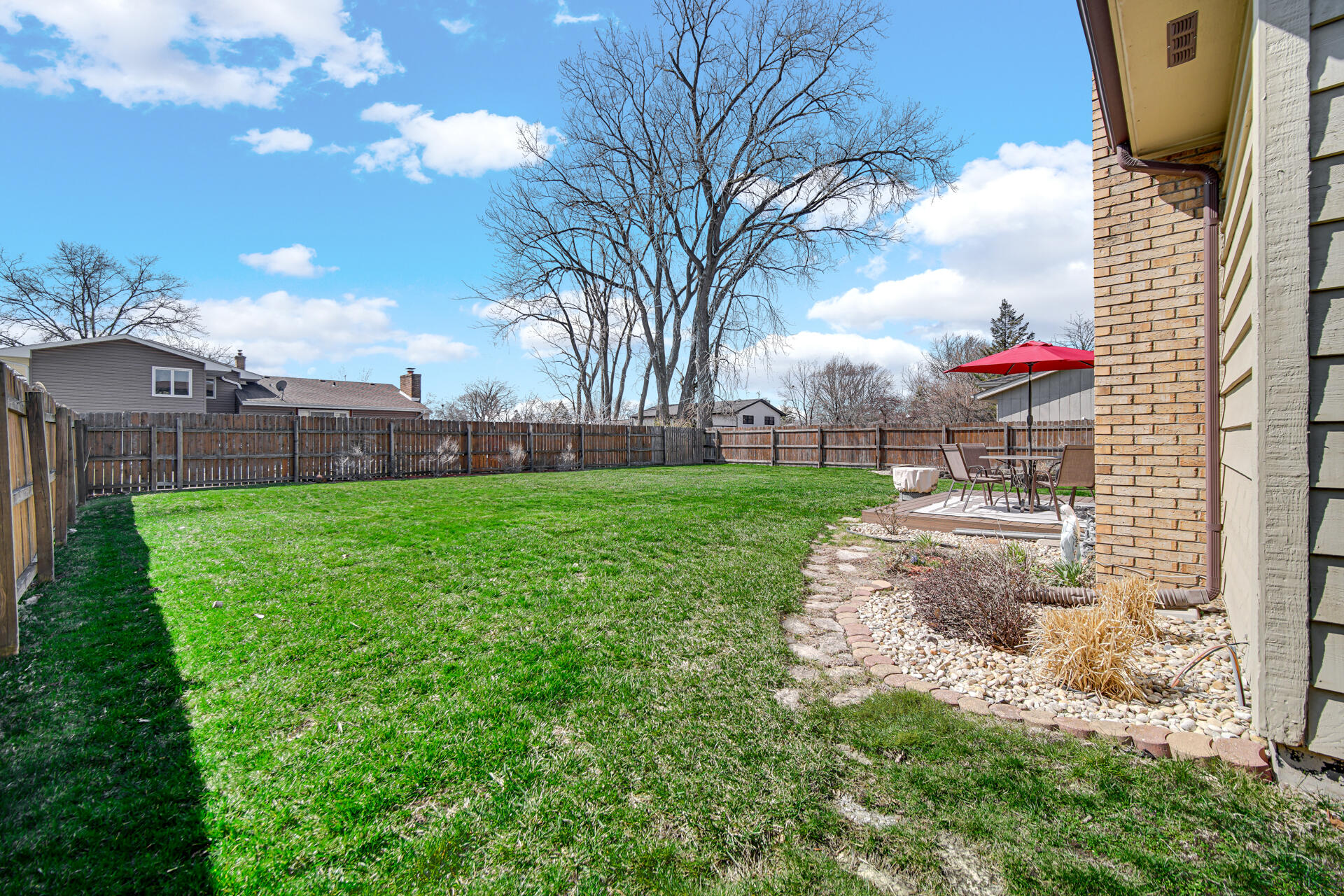 9456 Walnut Drive