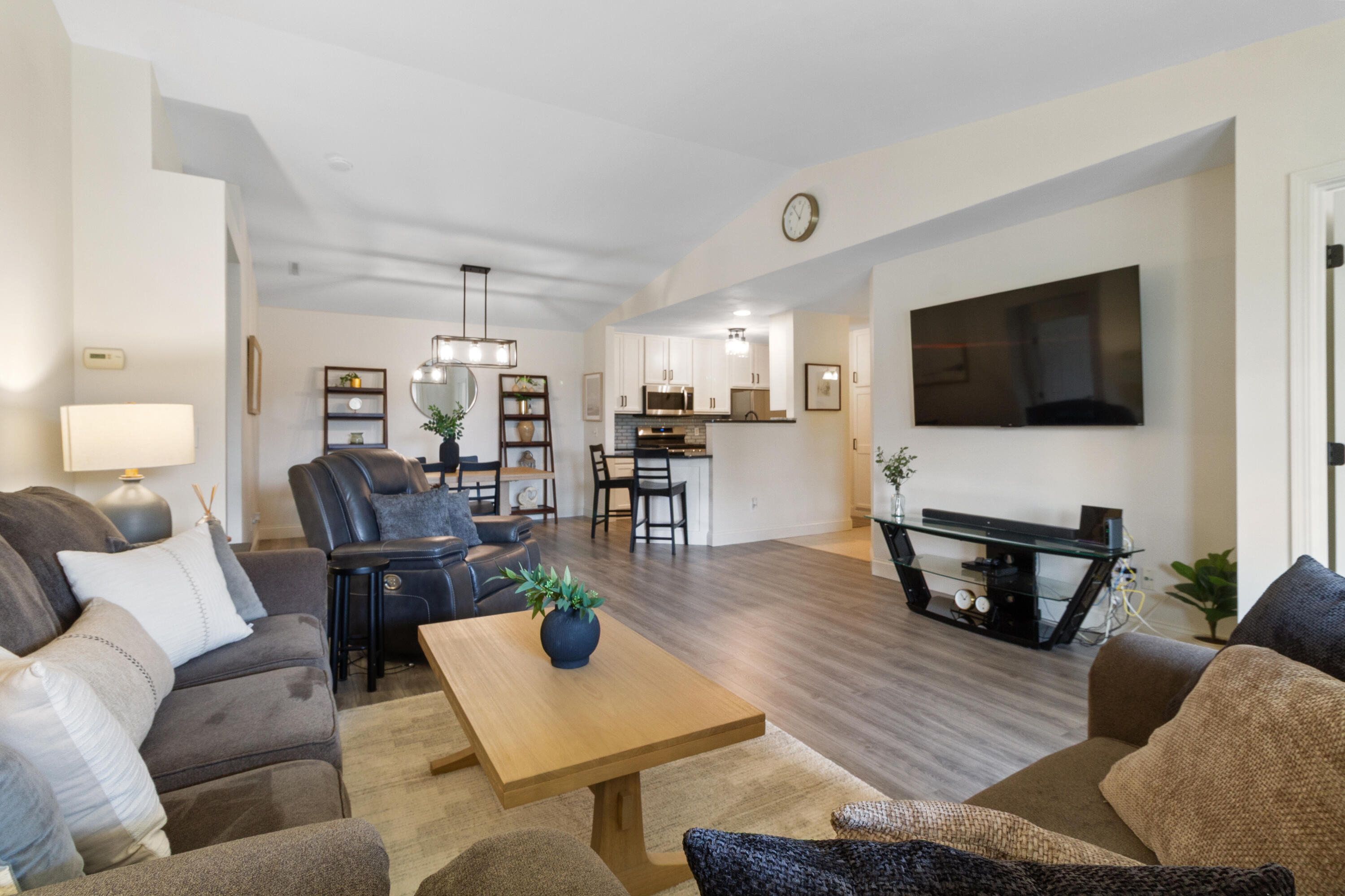 9815 Wildwood Court Unit: 2c