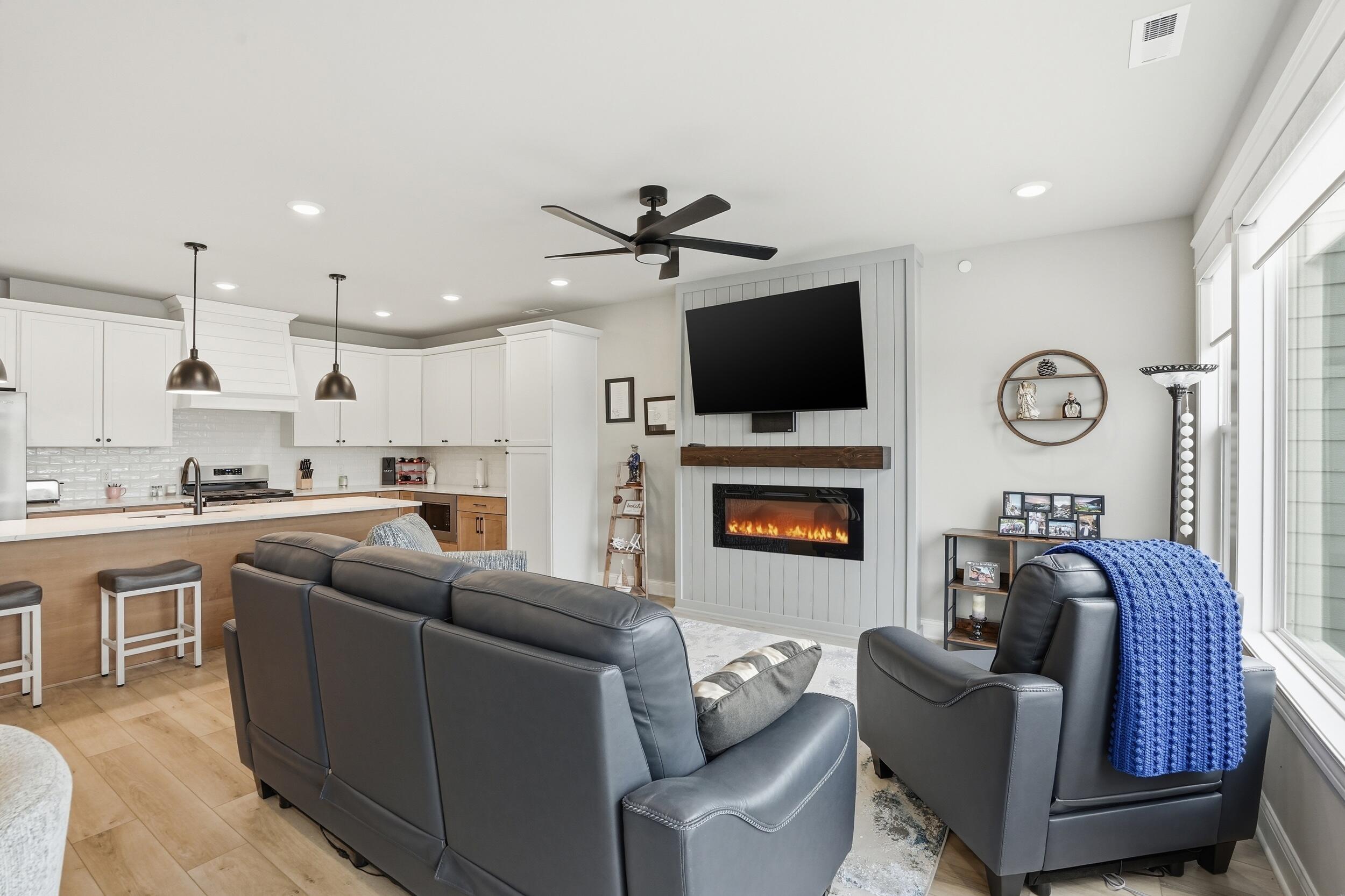 6019 S Dune Harbor Drive Unit: H