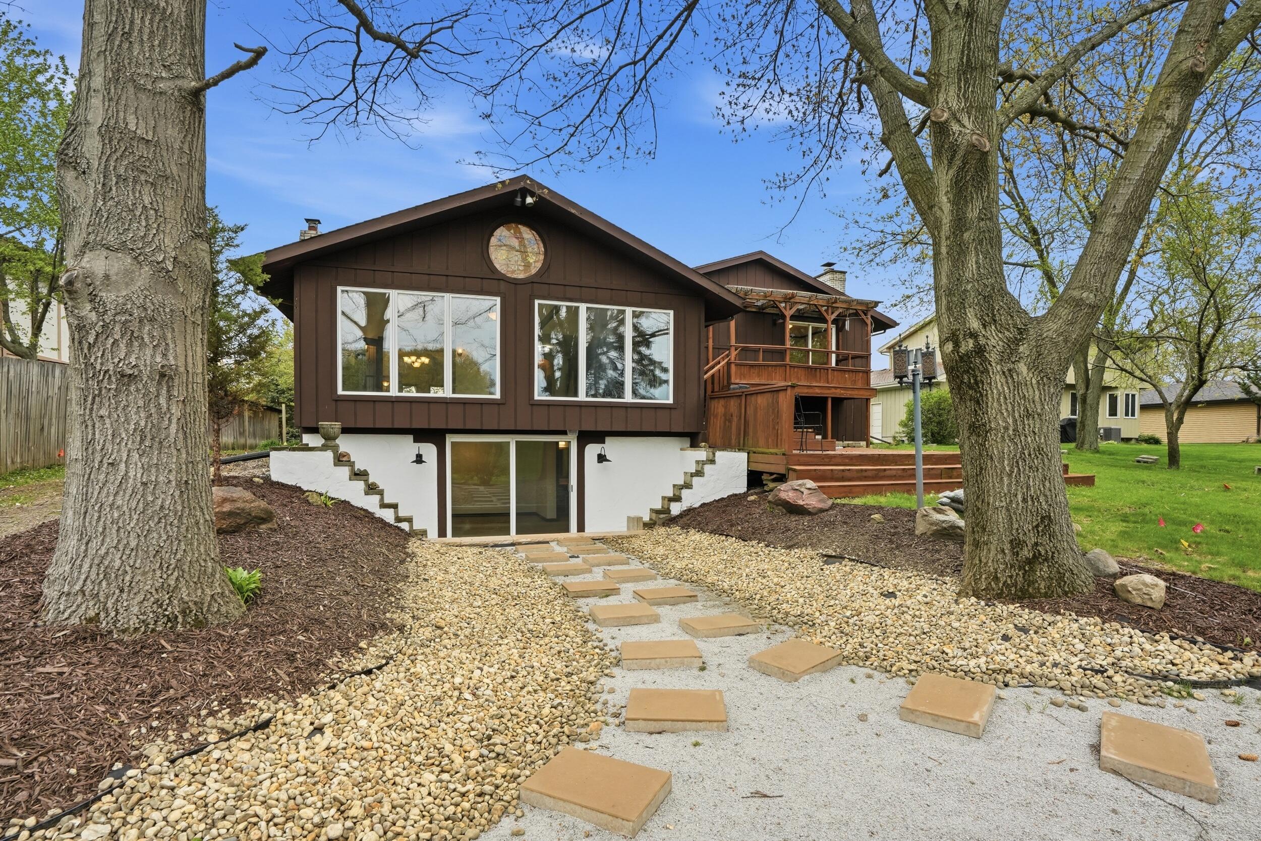 2224 Robinhood Boulevard