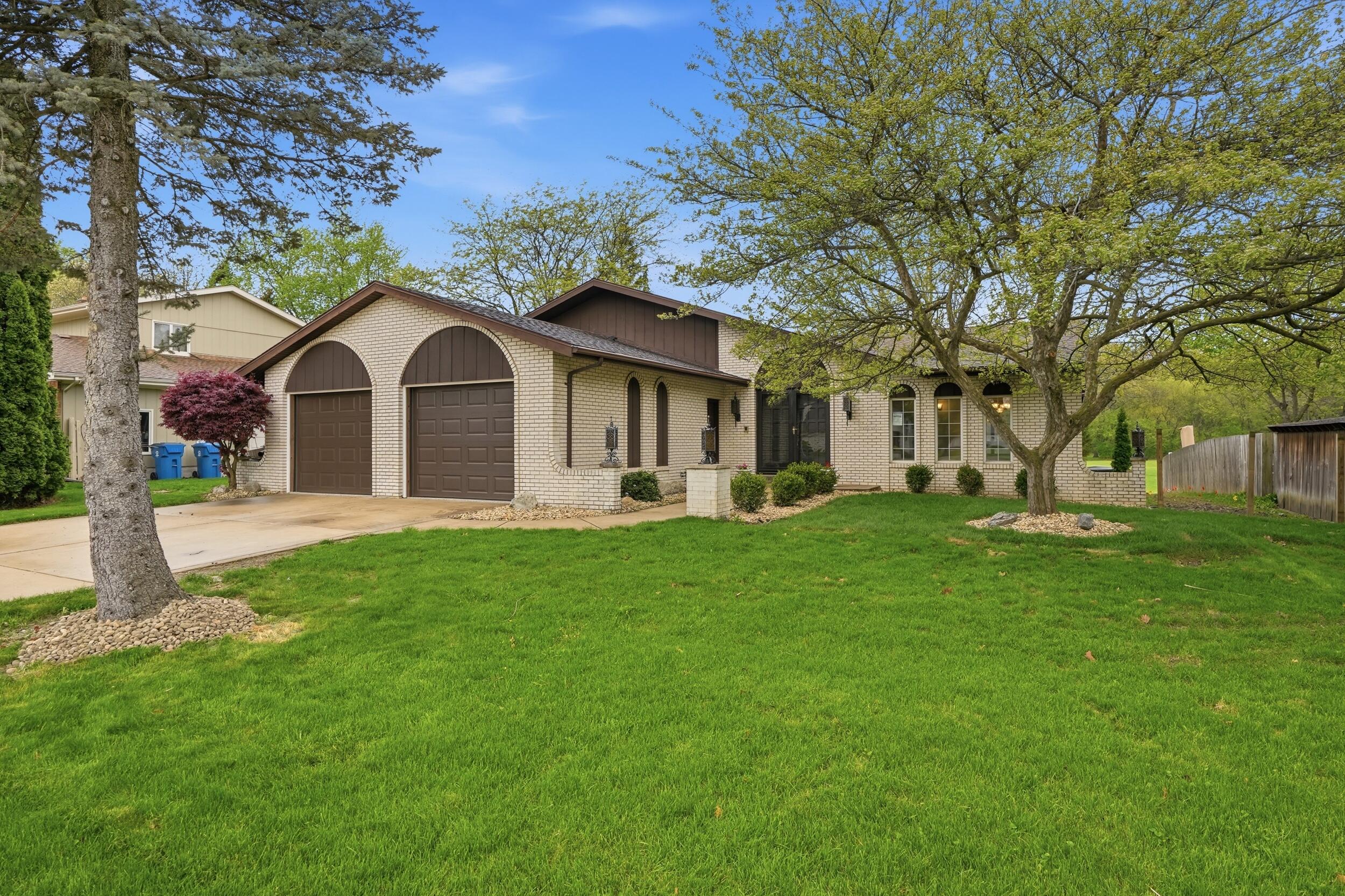 2224 Robinhood Boulevard