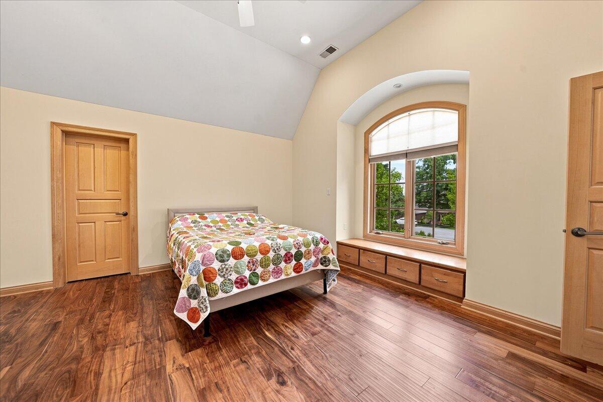 1009 Foy Court