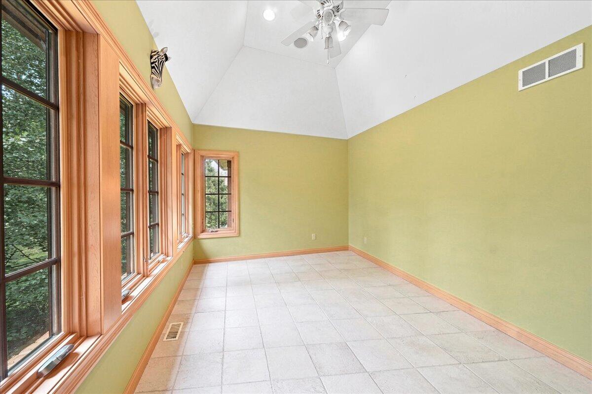 1009 Foy Court