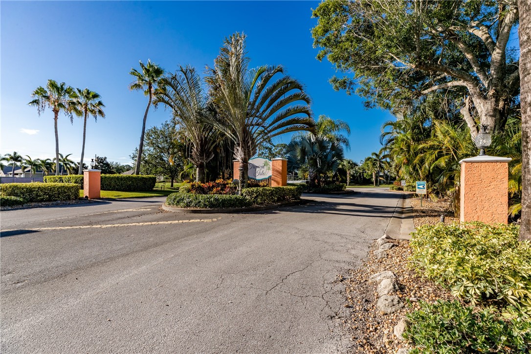 6405 Tropical Way