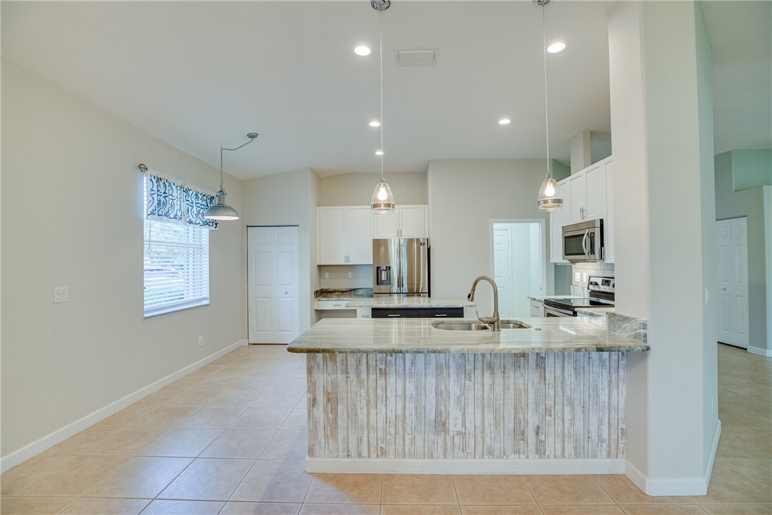 3801 Kitty Hawk Lane SW