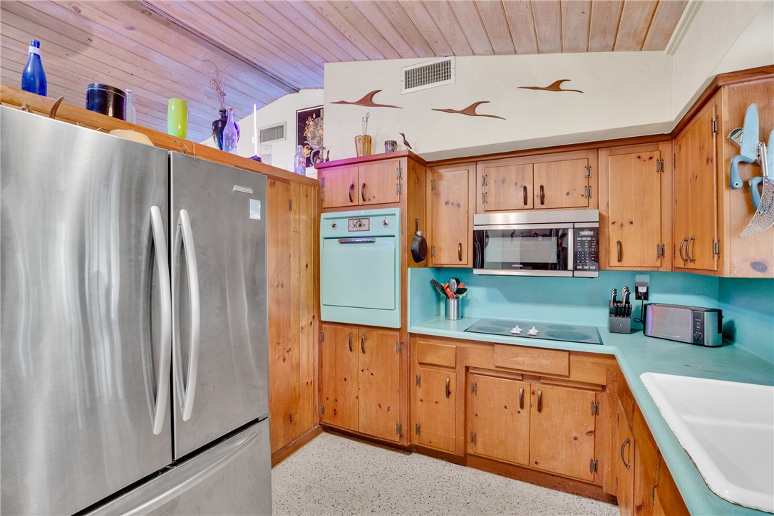 2661 Victory Boulevard