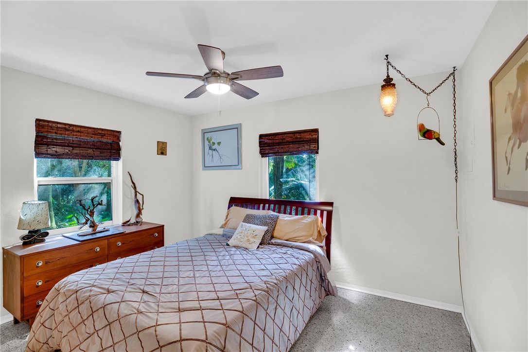 2661 Victory Boulevard