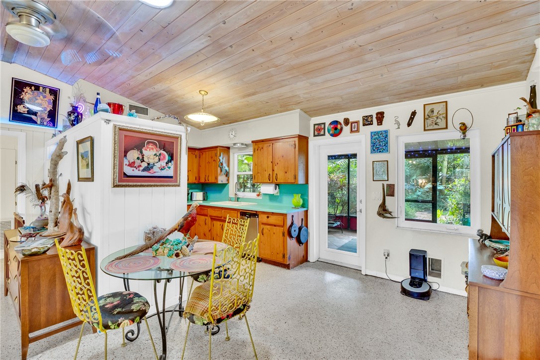 2661 Victory Boulevard