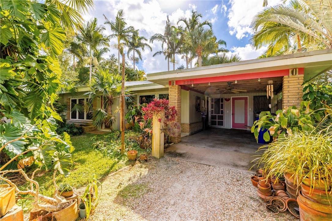 2661 Victory Boulevard