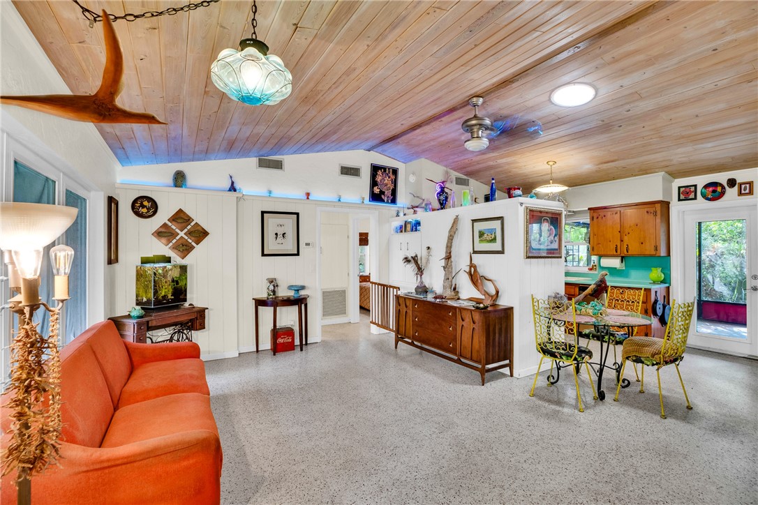 2661 Victory Boulevard