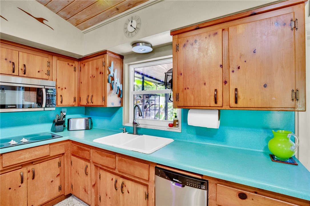 2661 Victory Boulevard