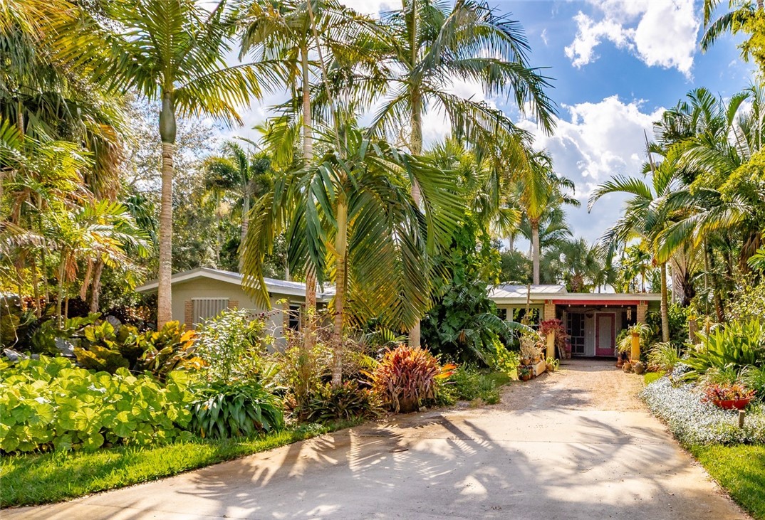 2661 Victory Boulevard