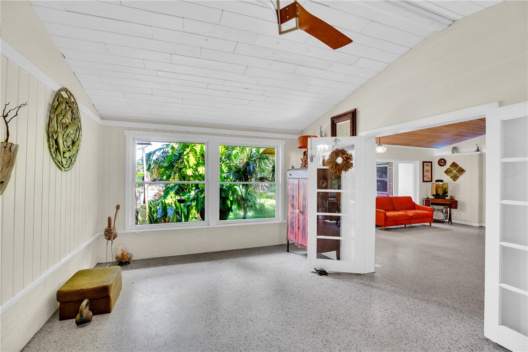 2661 Victory Boulevard