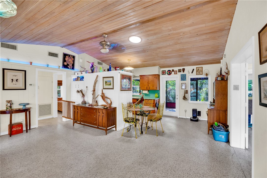 2661 Victory Boulevard