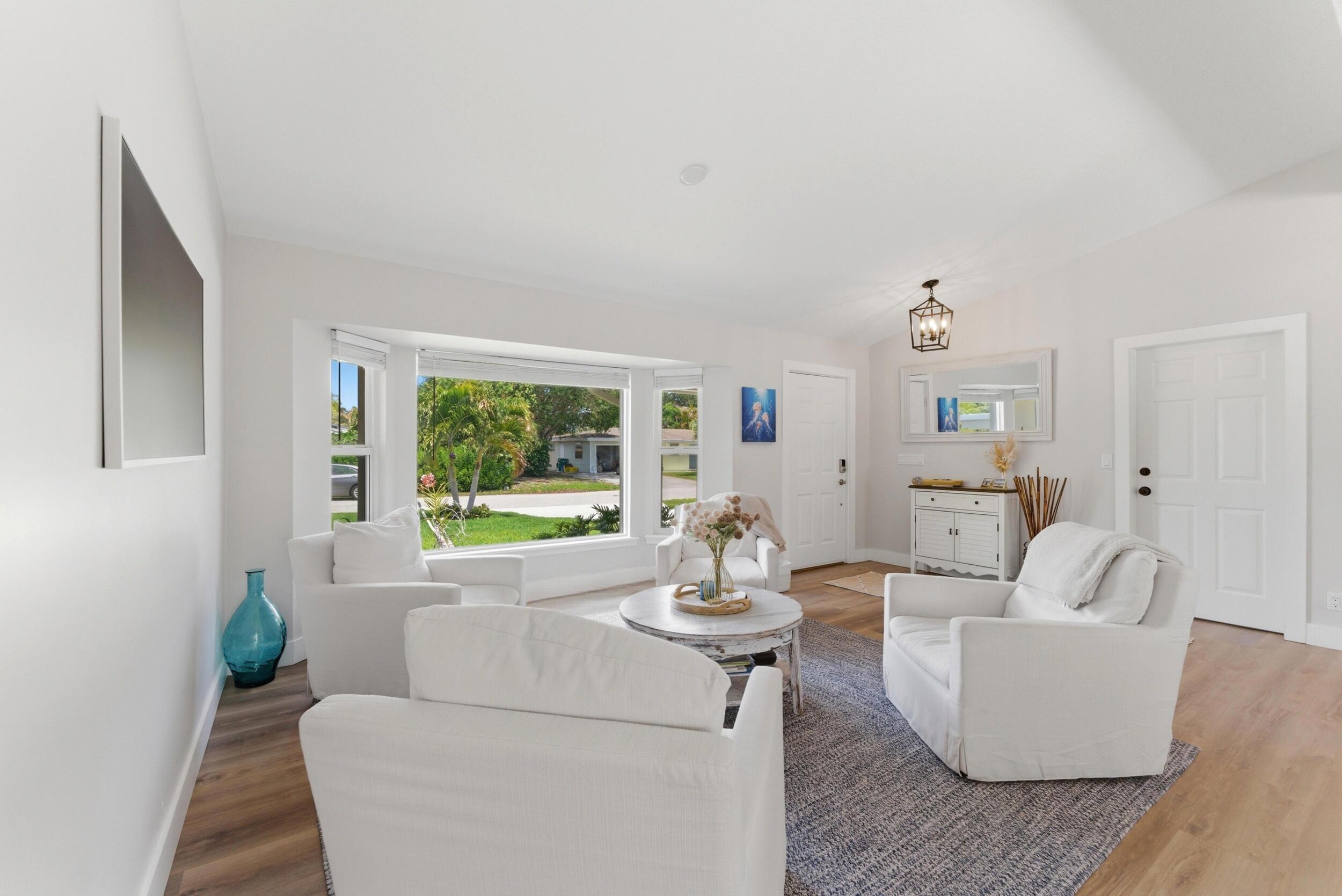 371 Evergreen Avenue
