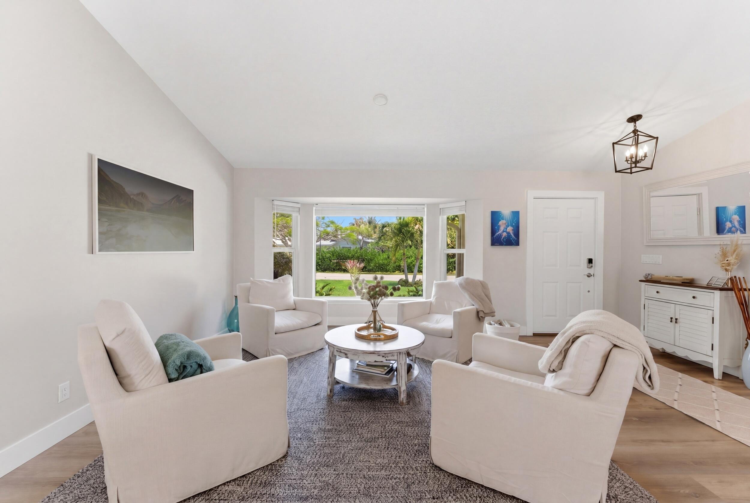 371 Evergreen Avenue
