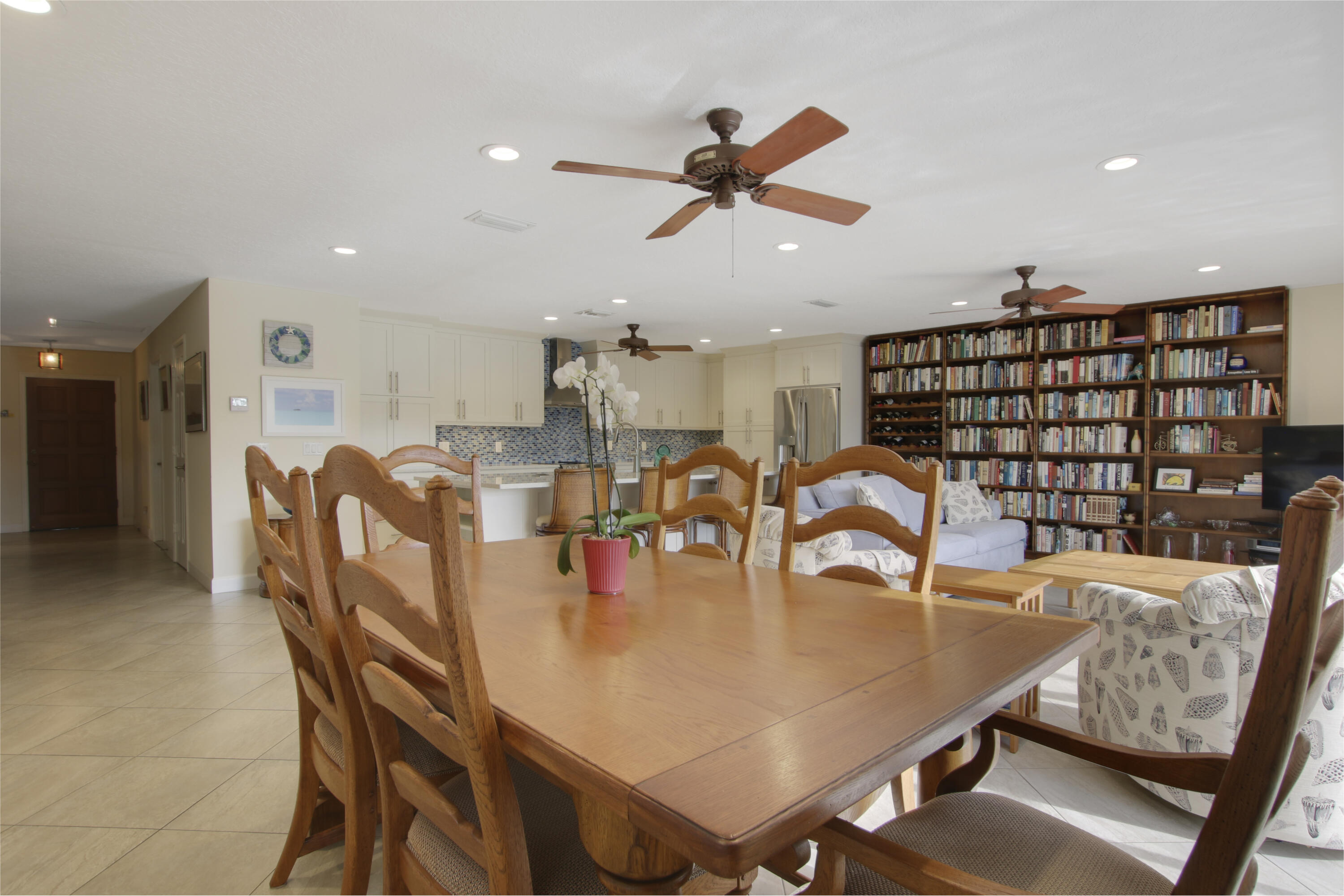 945 Dolphin Drive