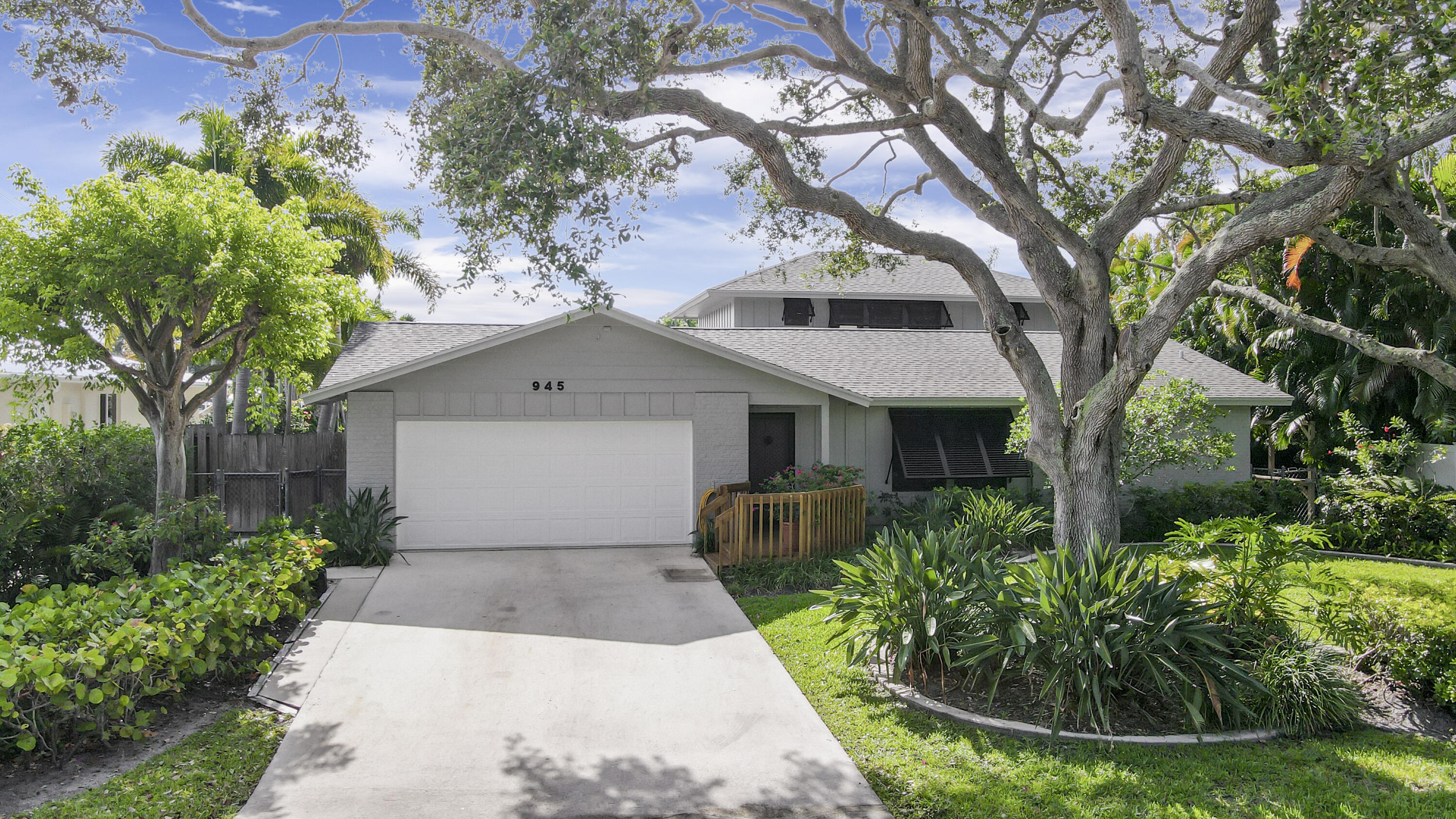 945 Dolphin Drive