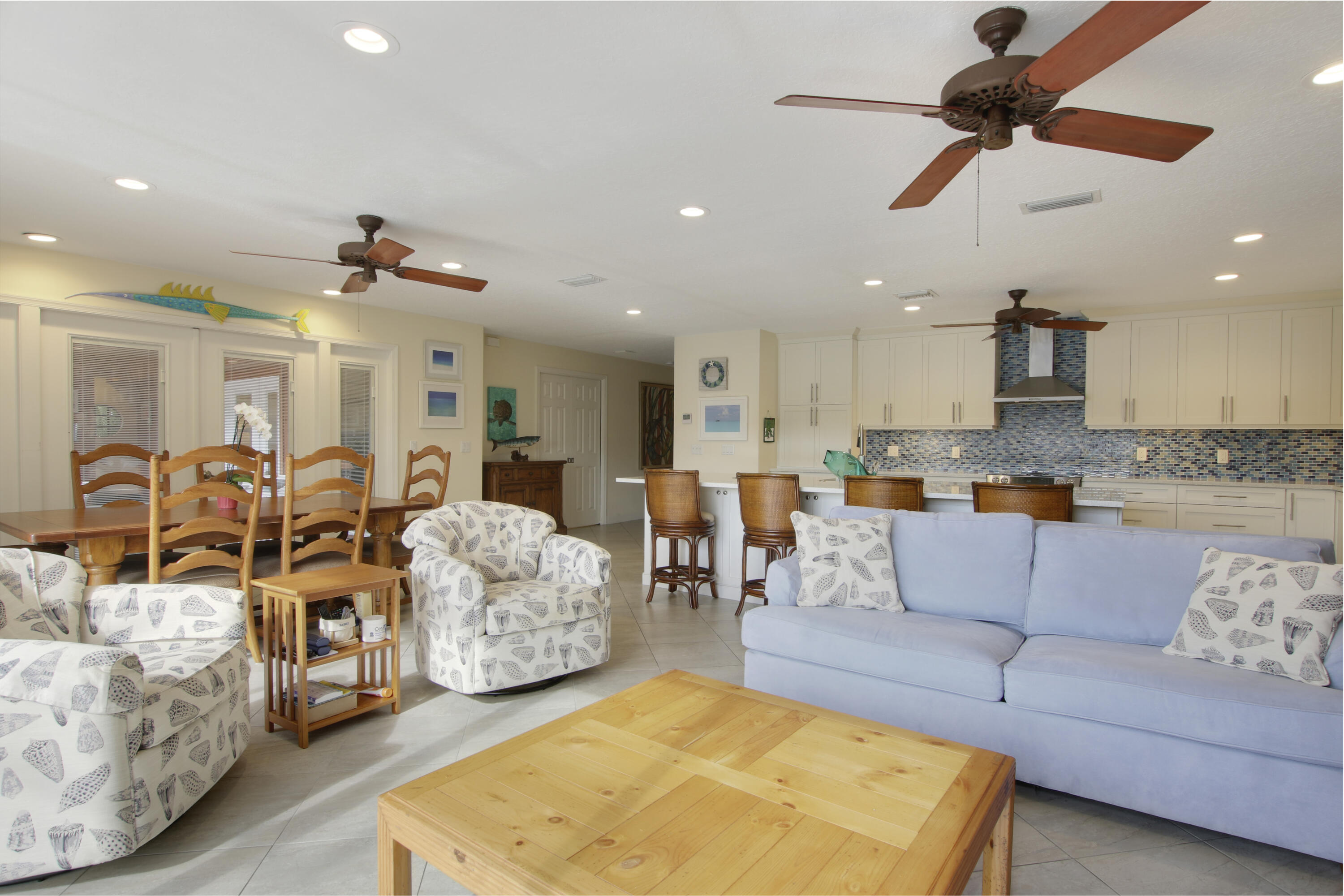 945 Dolphin Drive