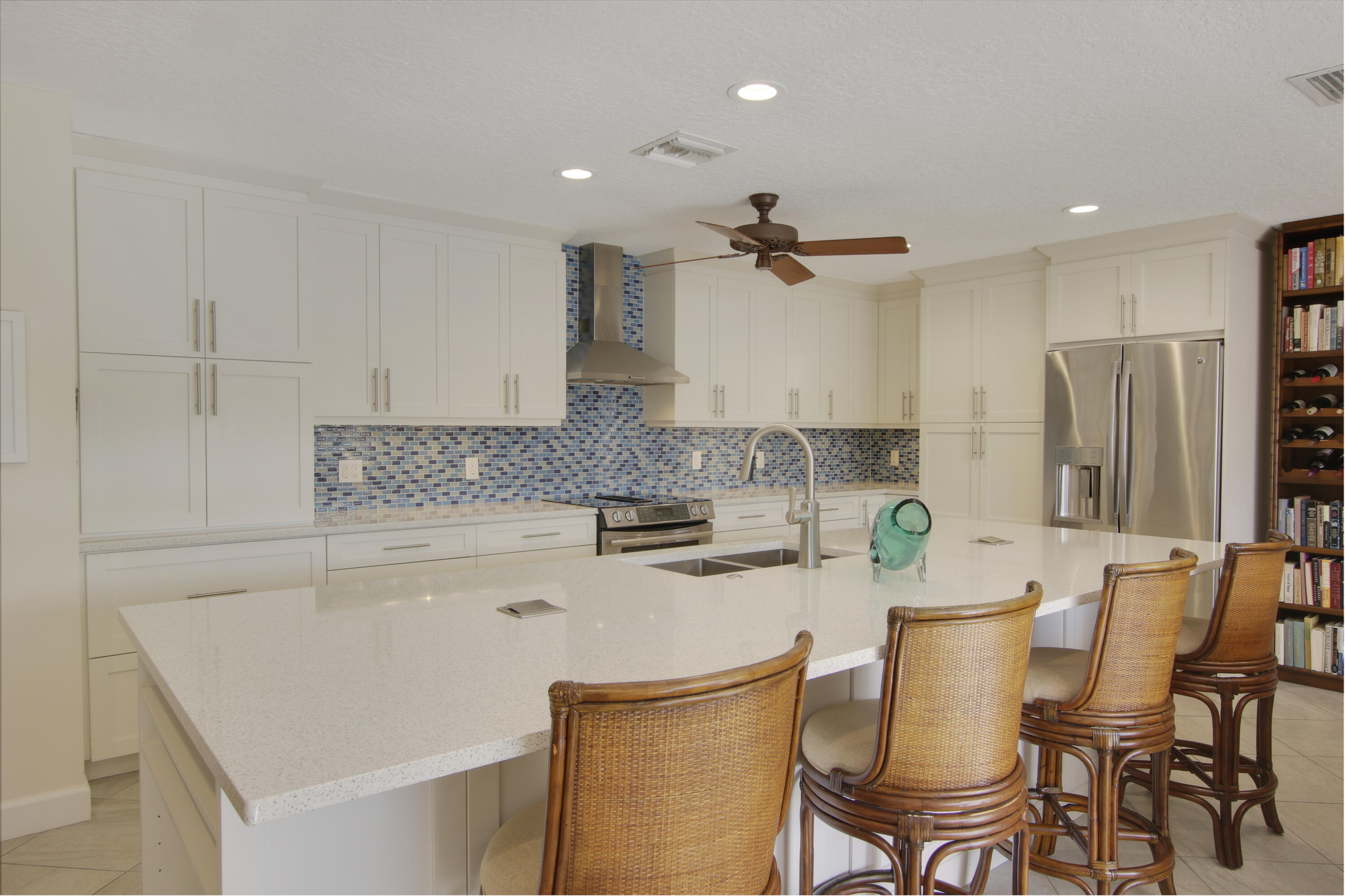 945 Dolphin Drive