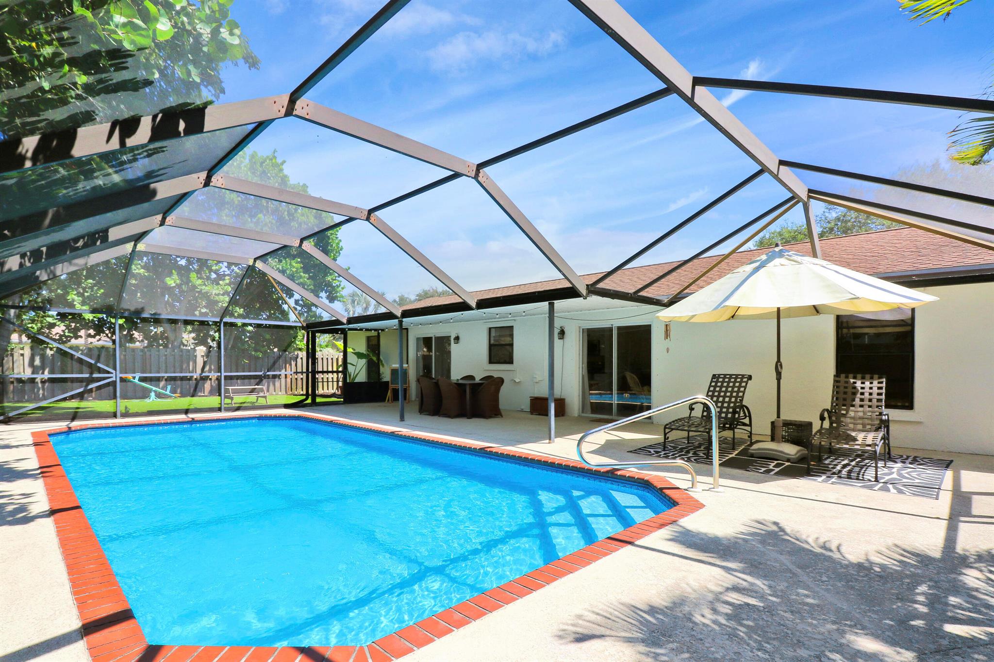 33 Chapel Court