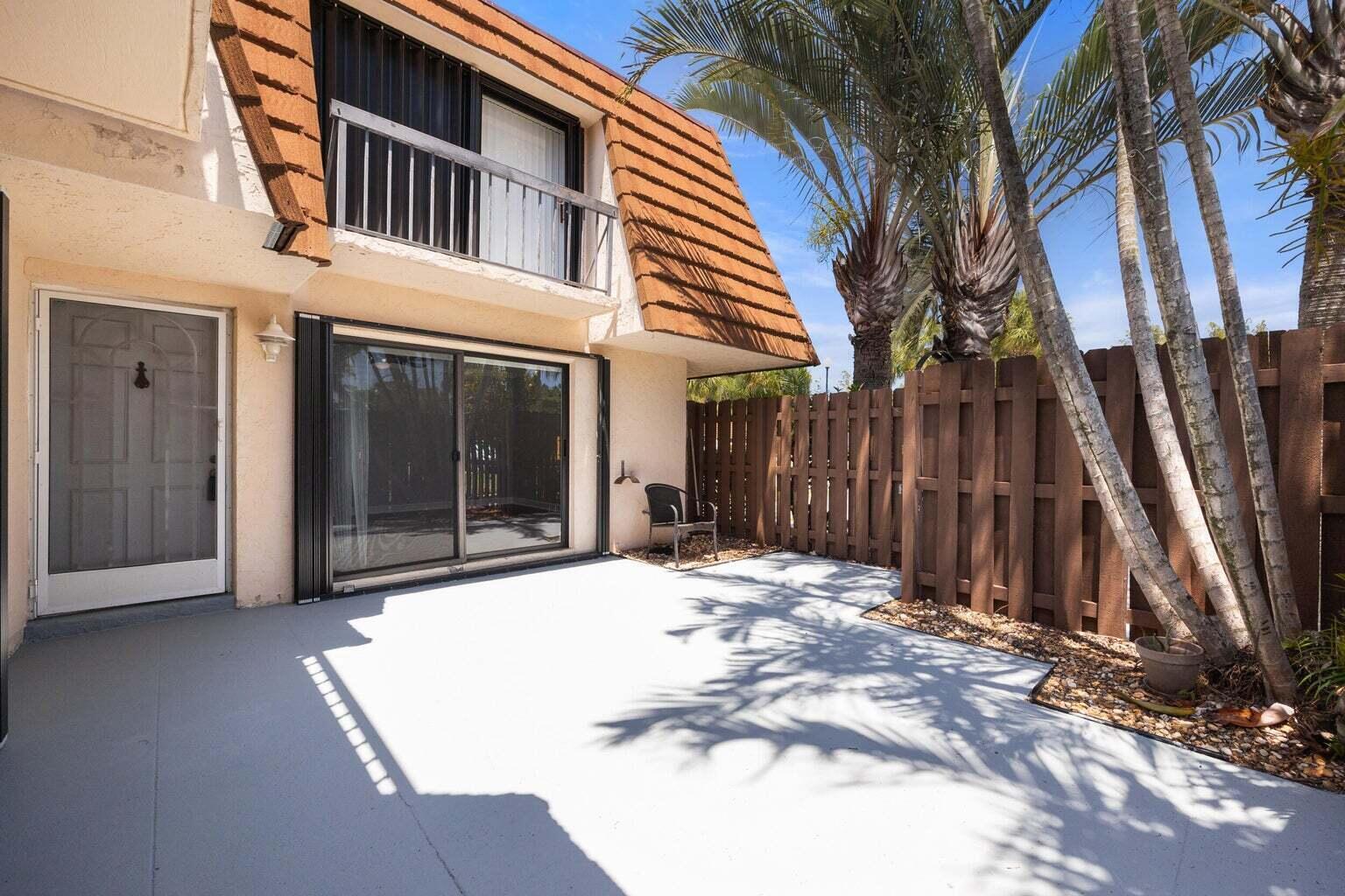 825 Center Street 8c