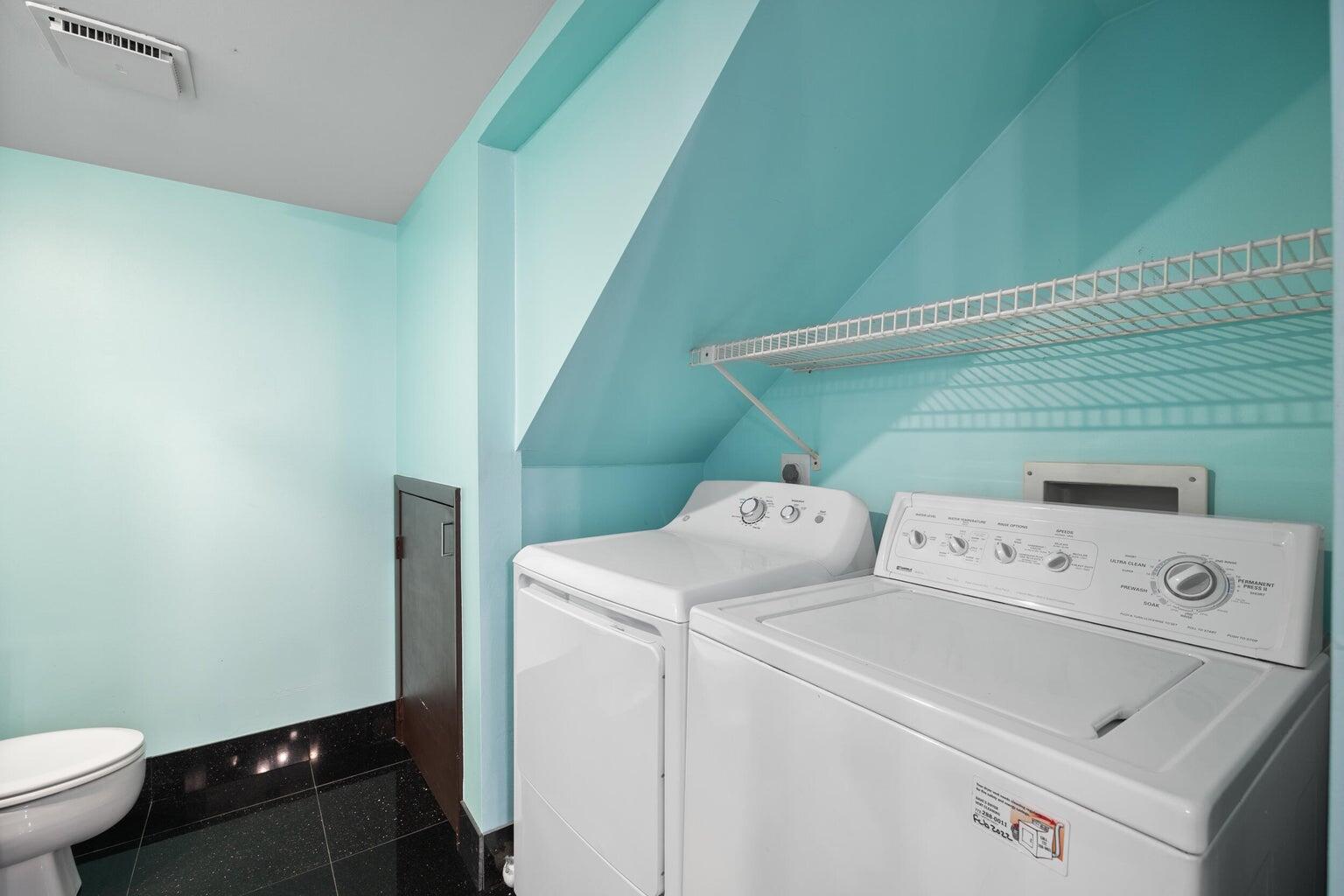 825 Center Street 8c