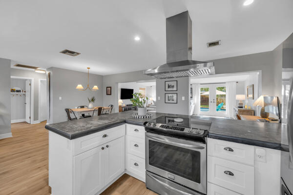 102 Pineview Road