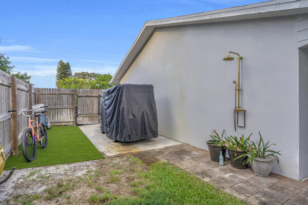 102 Pineview Road
