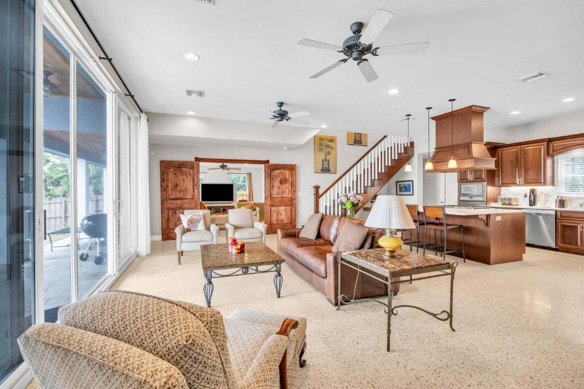 1009 NW Terrace Road