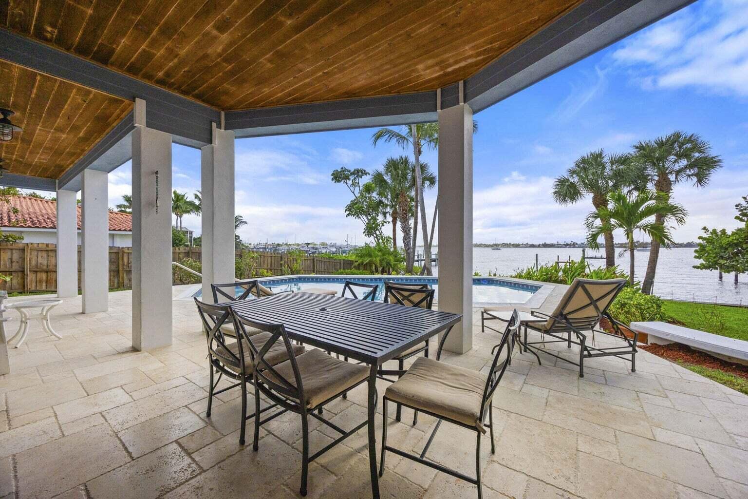 1009 NW Terrace Road