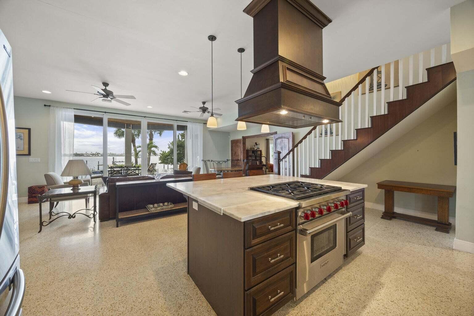 1009 NW Terrace Road