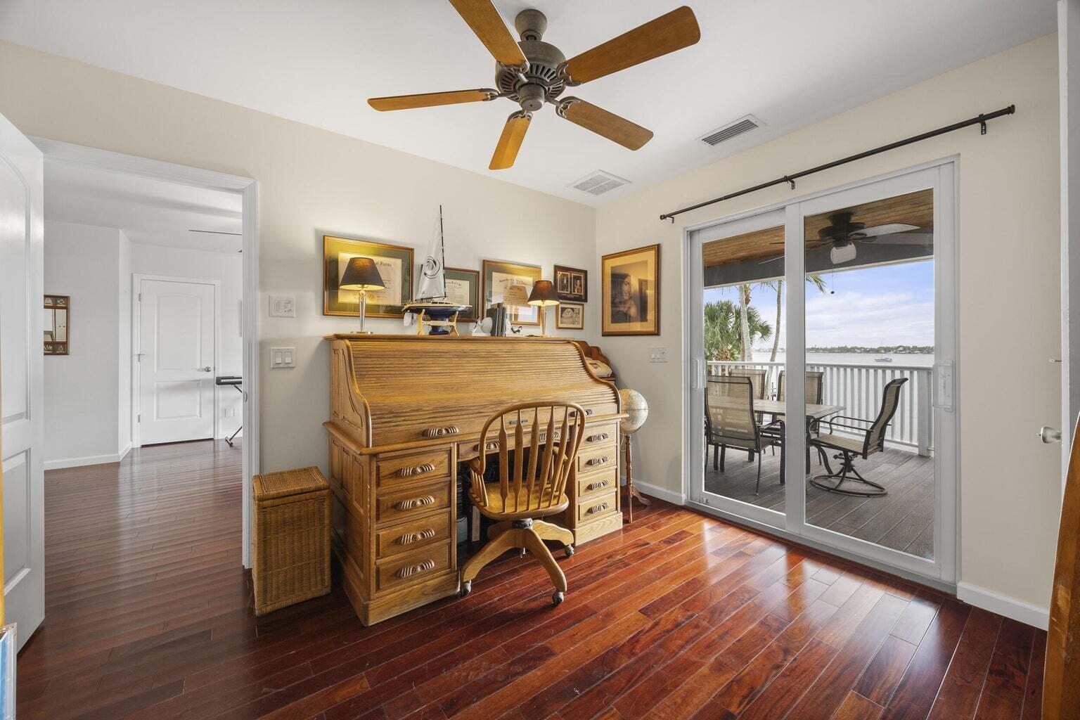 1009 NW Terrace Road