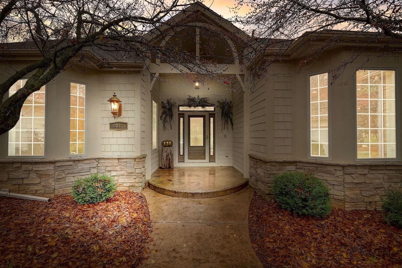 5317 N Pond View Court