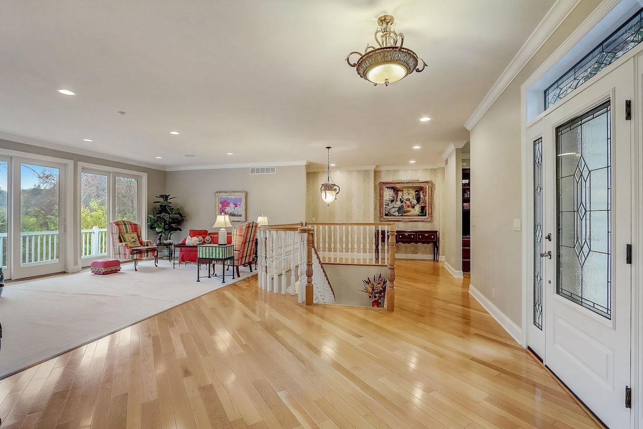 5317 N Pond View Court