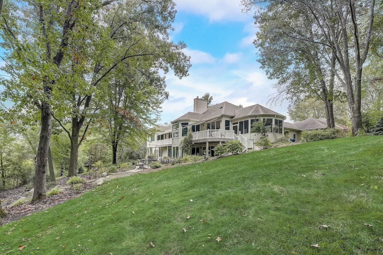 5317 N Pond View Court