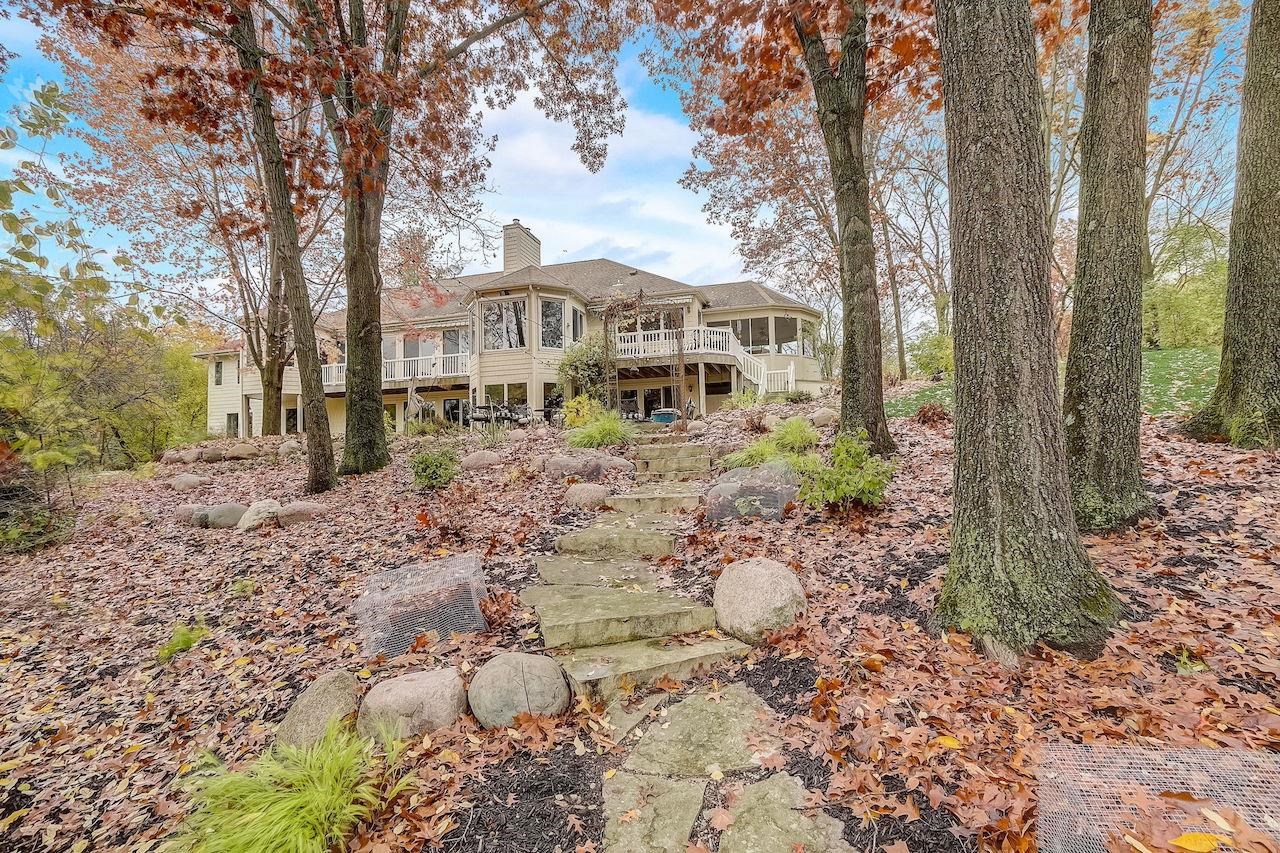 5317 N Pond View Court