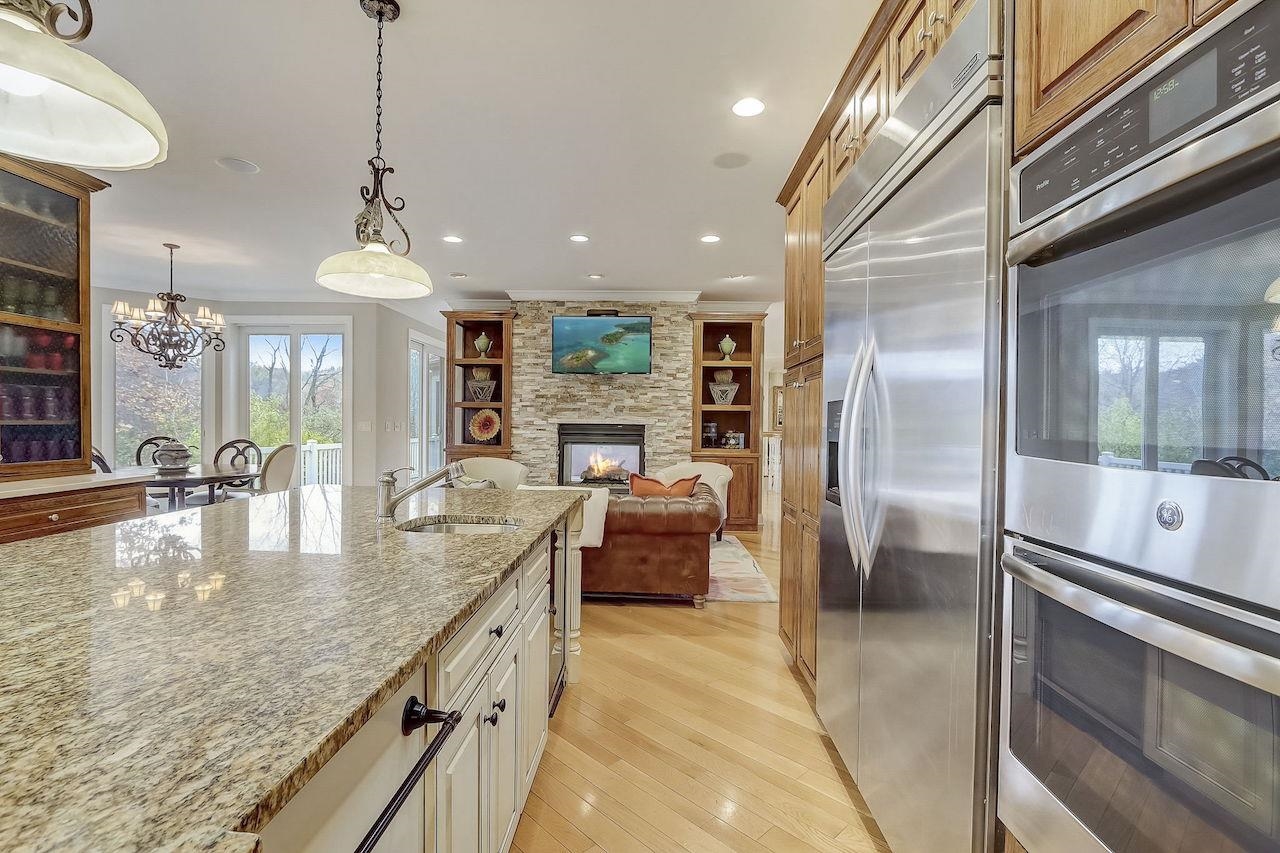 5317 N Pond View Court