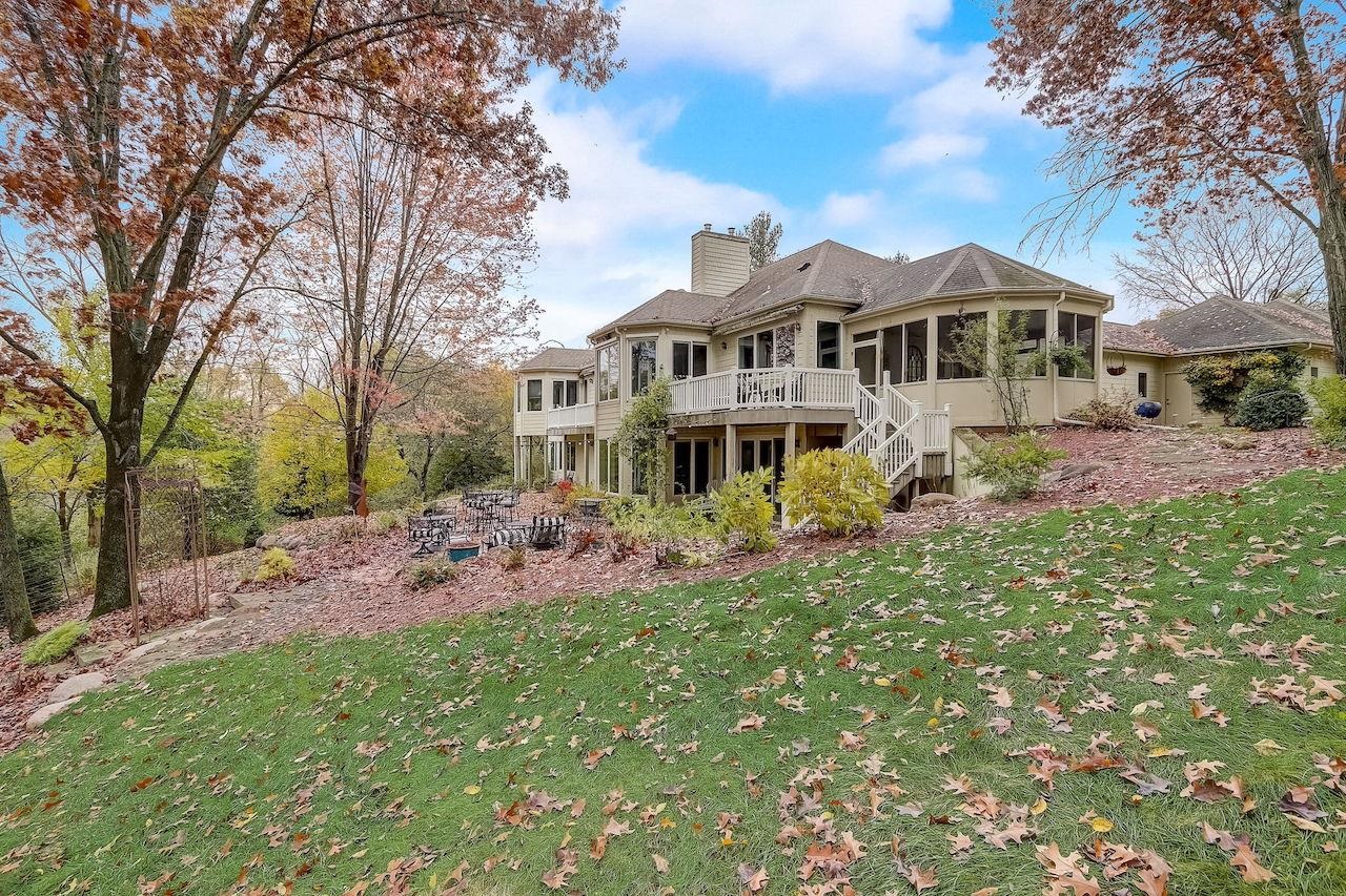 5317 N Pond View Court