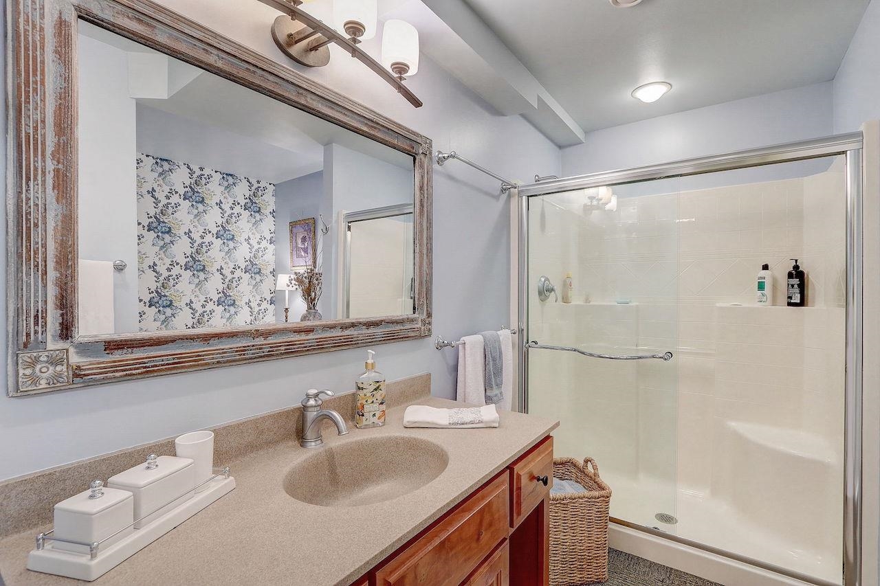 5317 N Pond View Court