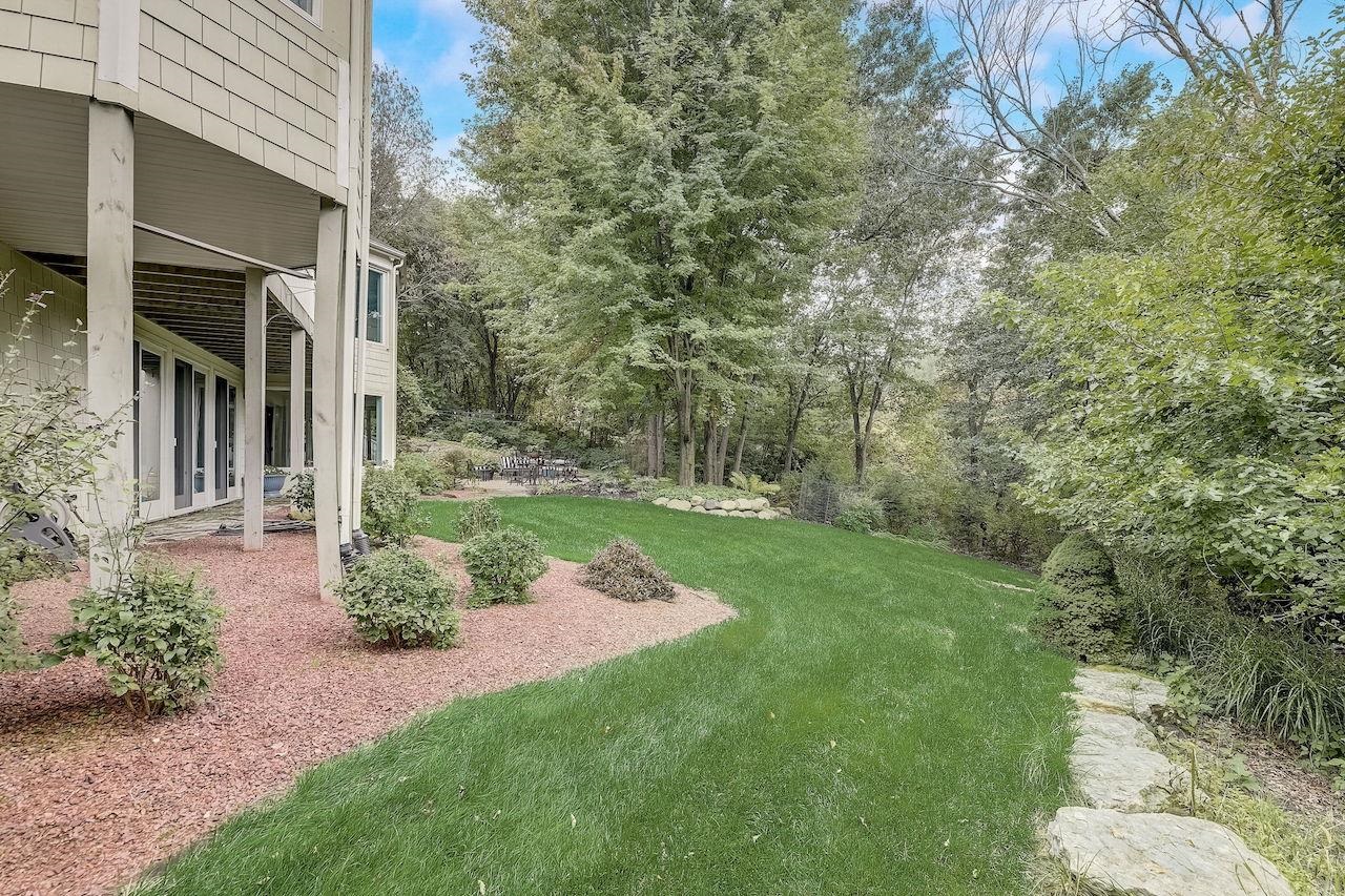 5317 N Pond View Court