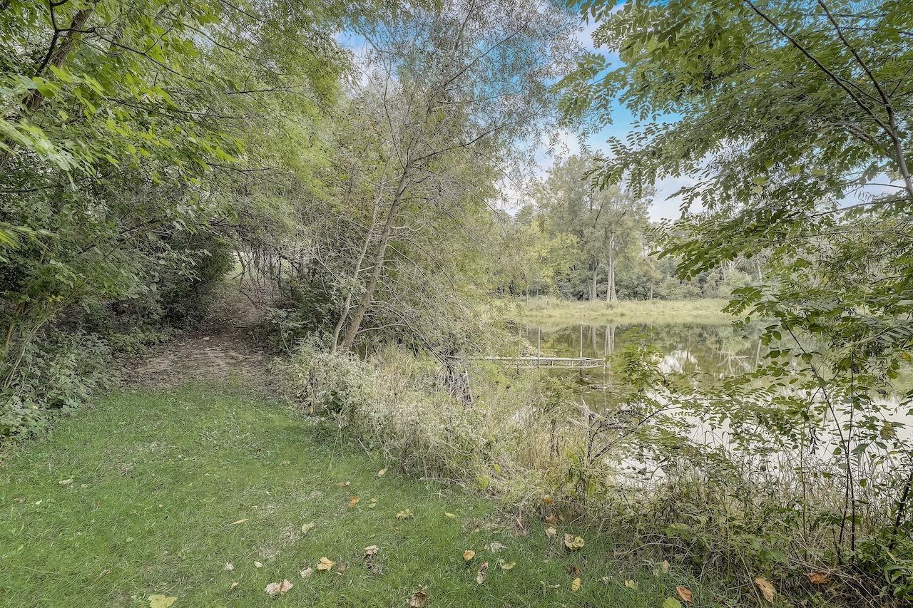 5317 N Pond View Court