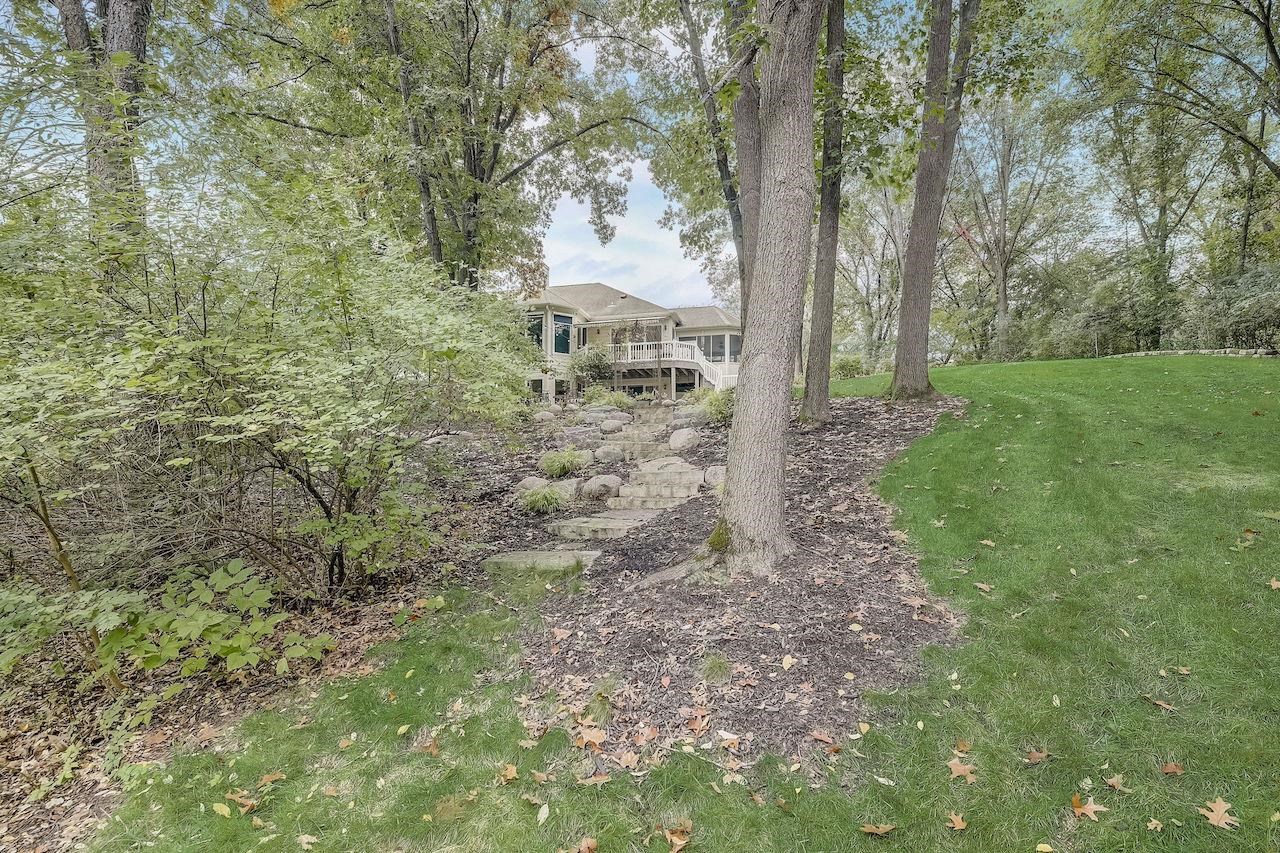 5317 N Pond View Court